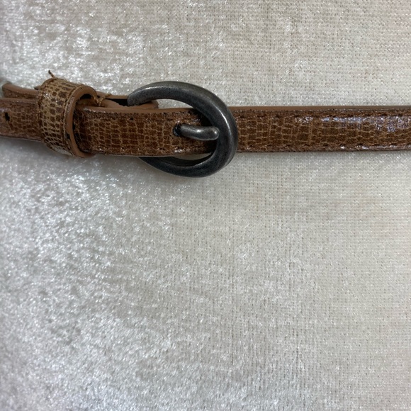 Brown quarter inch belt - Picture 2 of 2